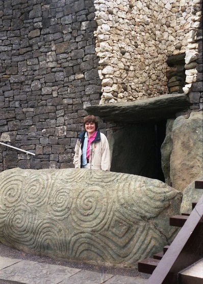 2001_07_07 1 Newgrange